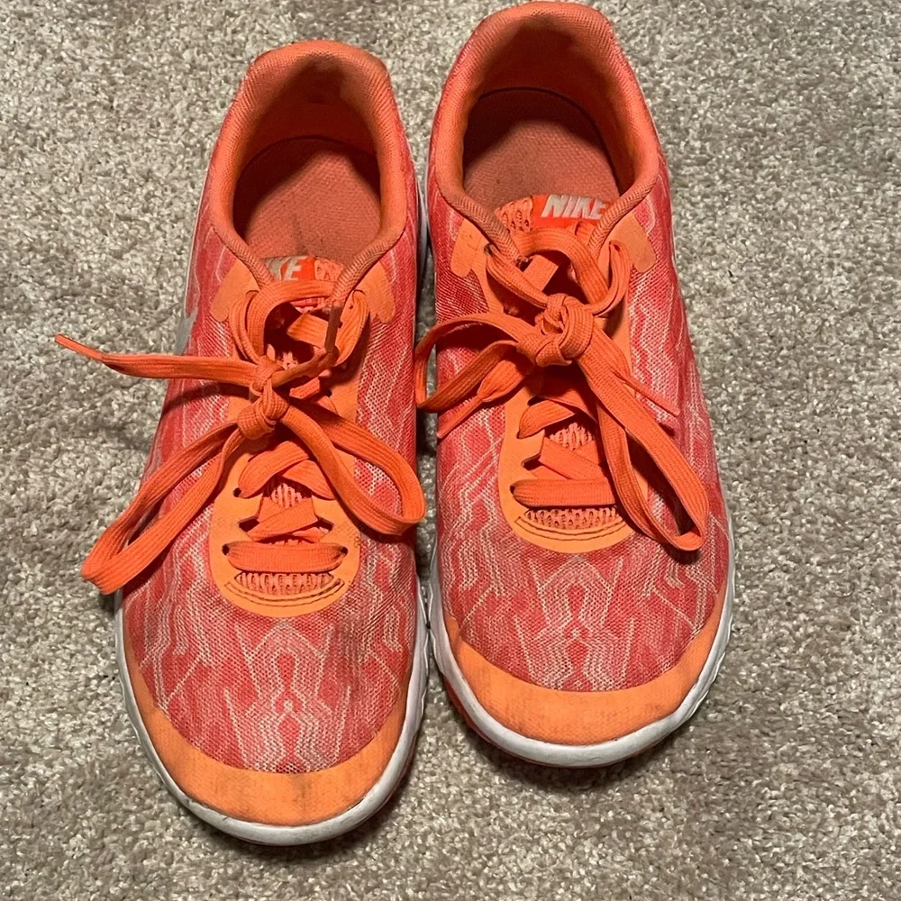 Nike Running Shoes - Picture 1 of 4